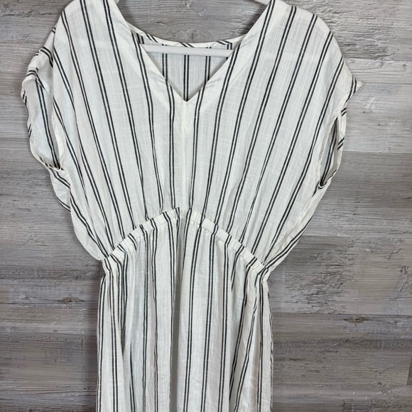 Cupshe Cream and Black Striped Swim Coverup - Picture 5 of 5